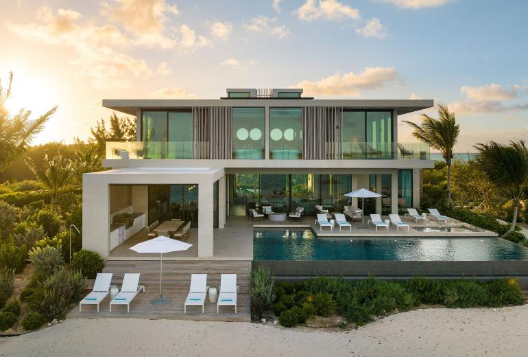 Tci002 – Elegante vila à beira-mar em Grace Bay