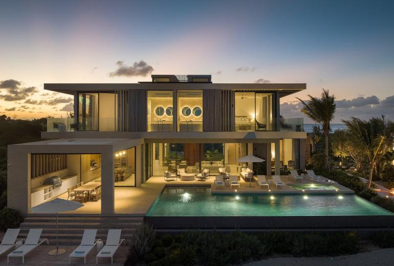 Tci002 – Elegante vila à beira-mar em Grace Bay