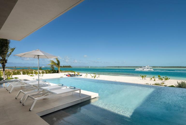 Tci002 – Elegante vila à beira-mar em Grace Bay