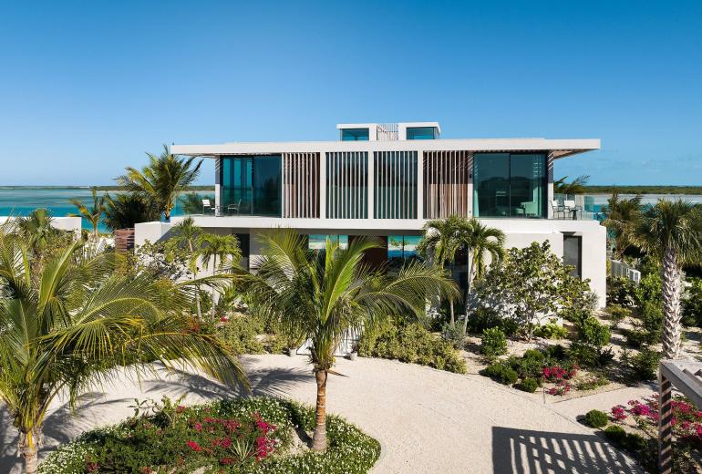 Tci002 – Elegante vila à beira-mar em Grace Bay