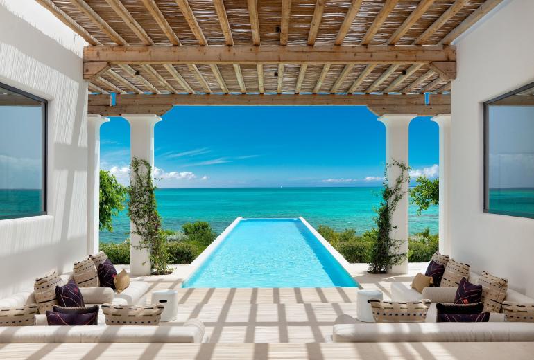 Tci006 – Hillside villa with sea views in Blue Mountain