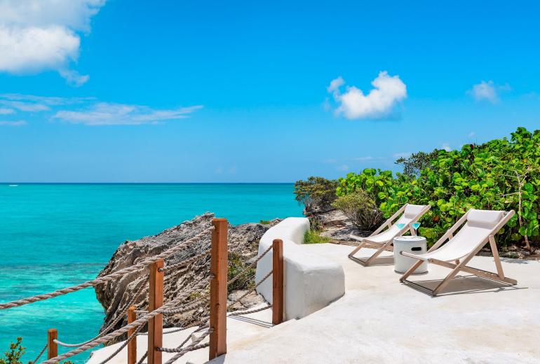 Tci006 – Hillside villa with sea views in Blue Mountain