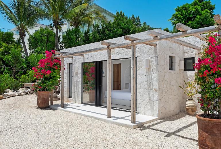Tci006 – Hillside villa with sea views in Blue Mountain