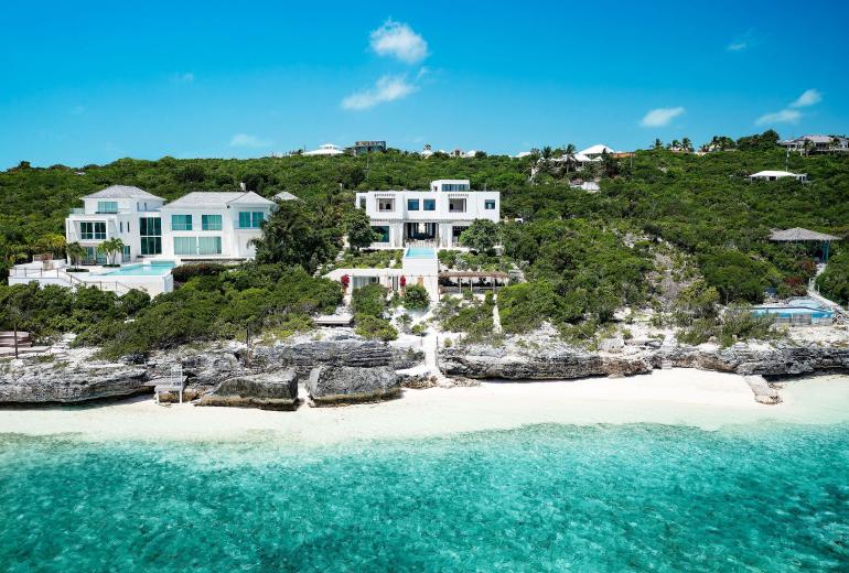 Tci006 – Hillside villa with sea views in Blue Mountain