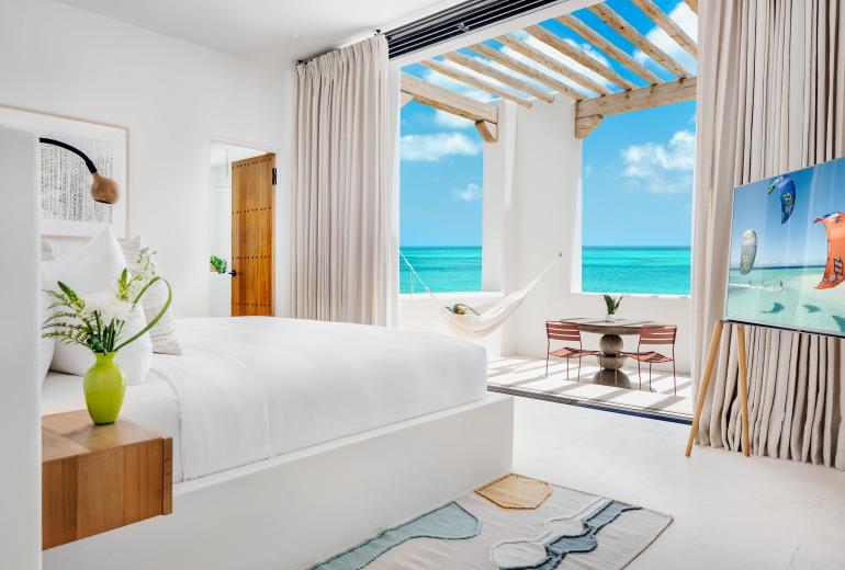 Tci006 – Hillside villa with sea views in Blue Mountain