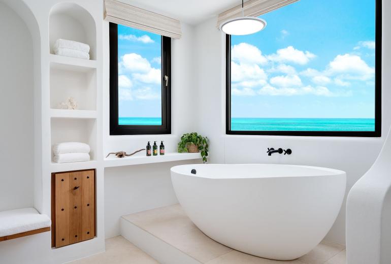 Tci006 – Hillside villa with sea views in Blue Mountain
