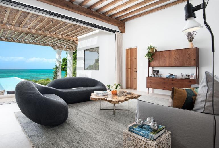 Tci006 – Hillside villa with sea views in Blue Mountain