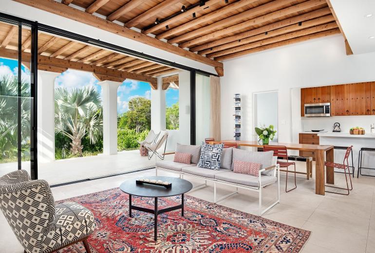 Tci006 – Hillside villa with sea views in Blue Mountain