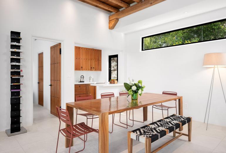 Tci006 – Hillside villa with sea views in Blue Mountain