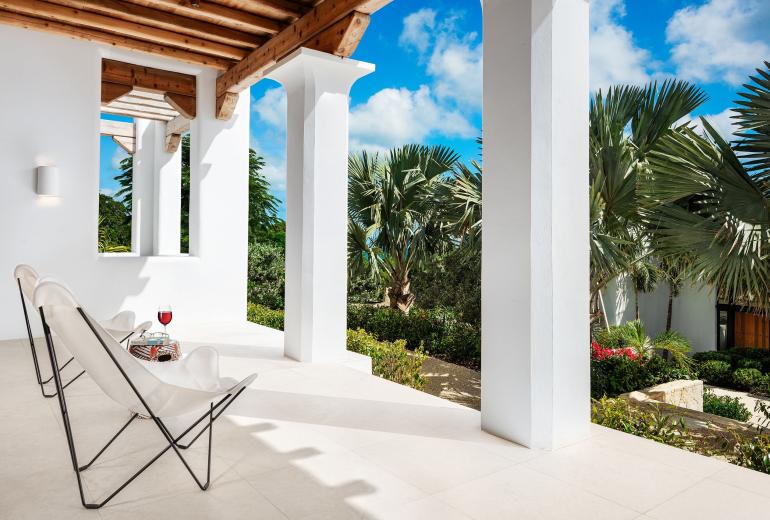 Tci006 – Hillside villa with sea views in Blue Mountain