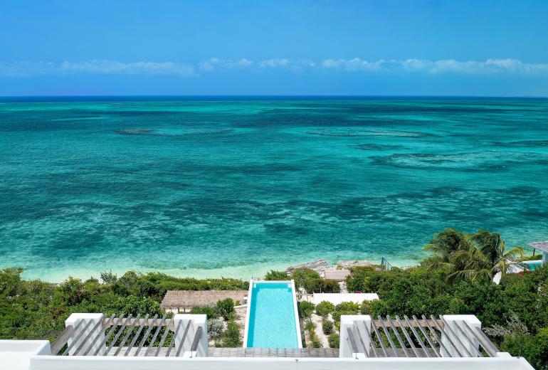 Tci006 – Hillside villa with sea views in Blue Mountain