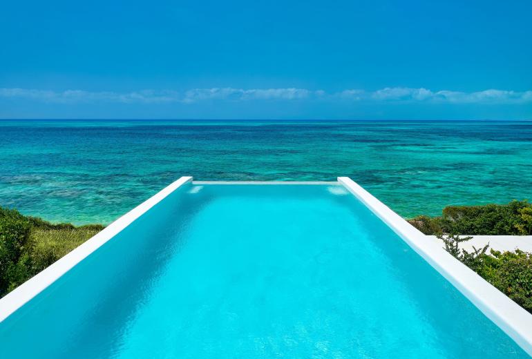 Tci006 – Hillside villa with sea views in Blue Mountain