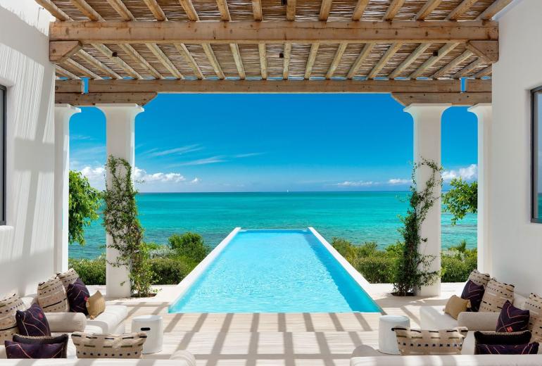 Tci006 – Hillside villa with sea views in Blue Mountain