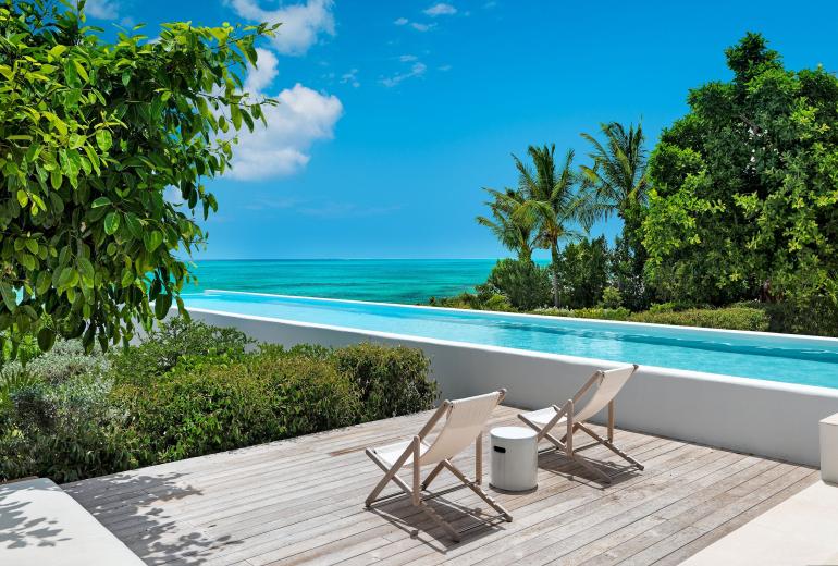 Tci006 – Hillside villa with sea views in Blue Mountain