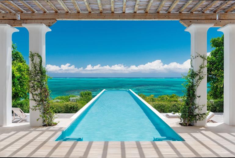 Tci006 – Hillside villa with sea views in Blue Mountain