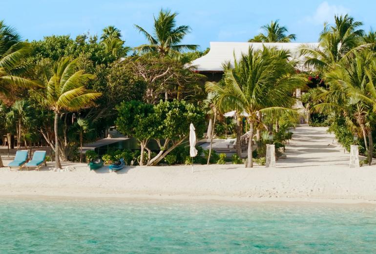 Tci008 – Villa en bord de mer avec piscine à Grace Bay