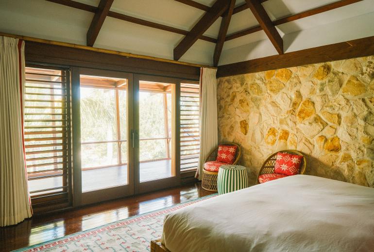 Tci008 – Villa en bord de mer avec piscine à Grace Bay