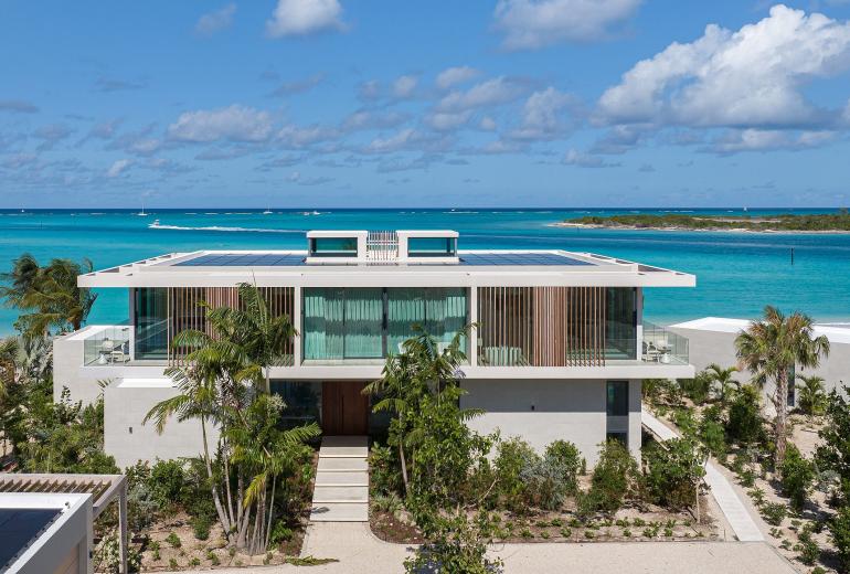 Tci009 – Villa de lujo frente al mar en Emerald Point