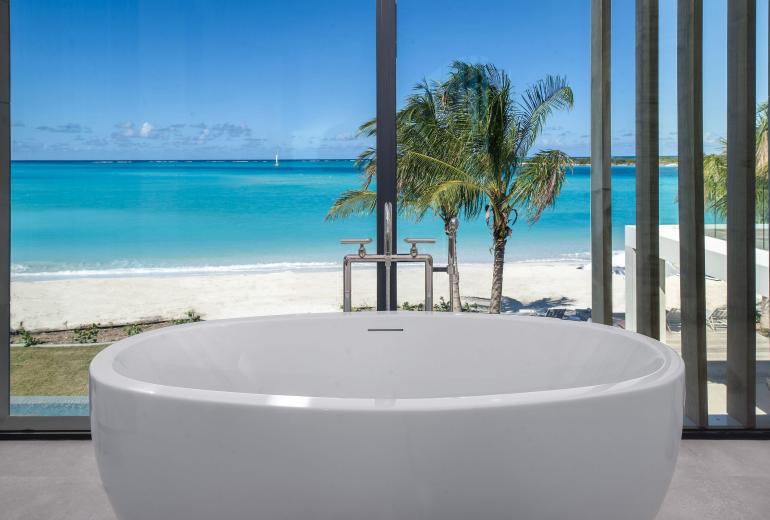 Tci009 – Villa de lujo frente al mar en Emerald Point