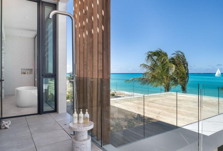 Tci009 – Villa de lujo frente al mar en Emerald Point