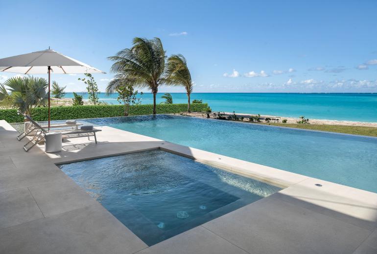 Tci009 – Villa de lujo frente al mar en Emerald Point