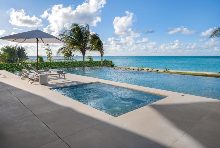 Tci009 – Villa de lujo frente al mar en Emerald Point