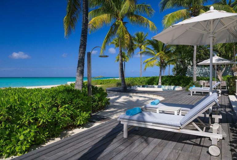 Tci010 – Élégant refuge en bord de mer à Grace Bay