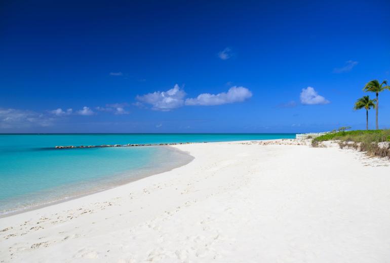 Tci010 – Élégant refuge en bord de mer à Grace Bay