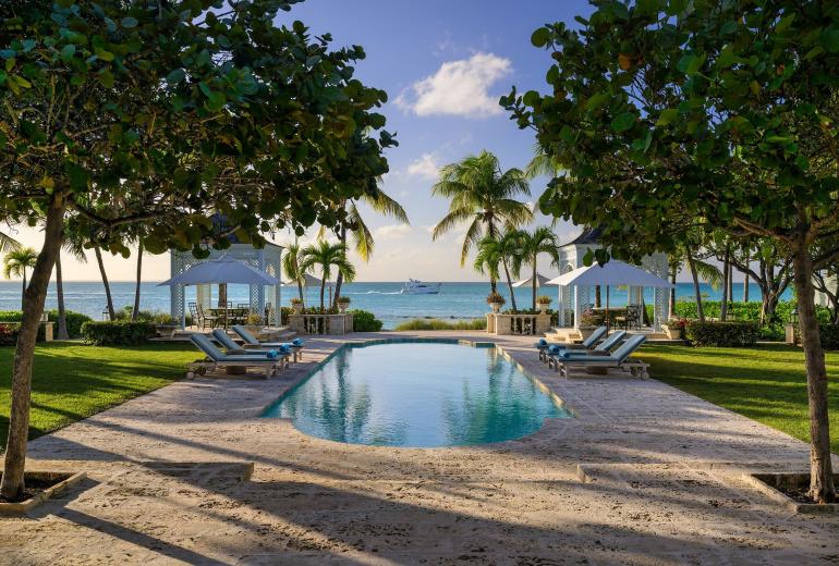 Tci010 – Élégant refuge en bord de mer à Grace Bay