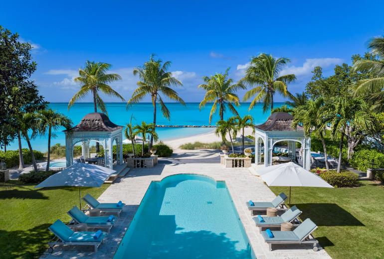 Tci010 – Élégant refuge en bord de mer à Grace Bay