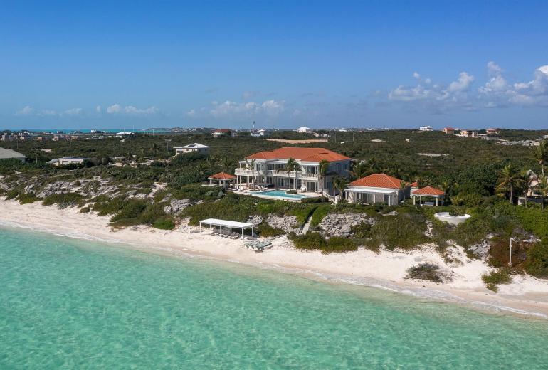 Tci012 – Villa com vista para o mar e piscina em Long Bay