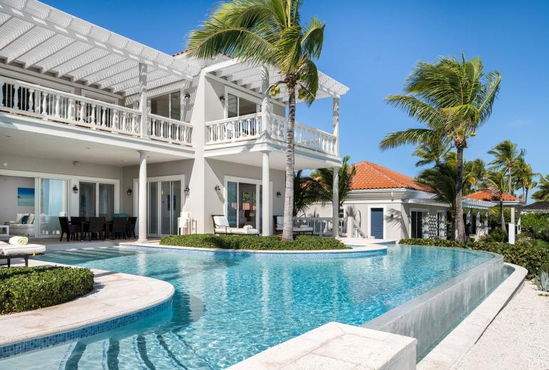 Tci012 – Villa com vista para o mar e piscina em Long Bay