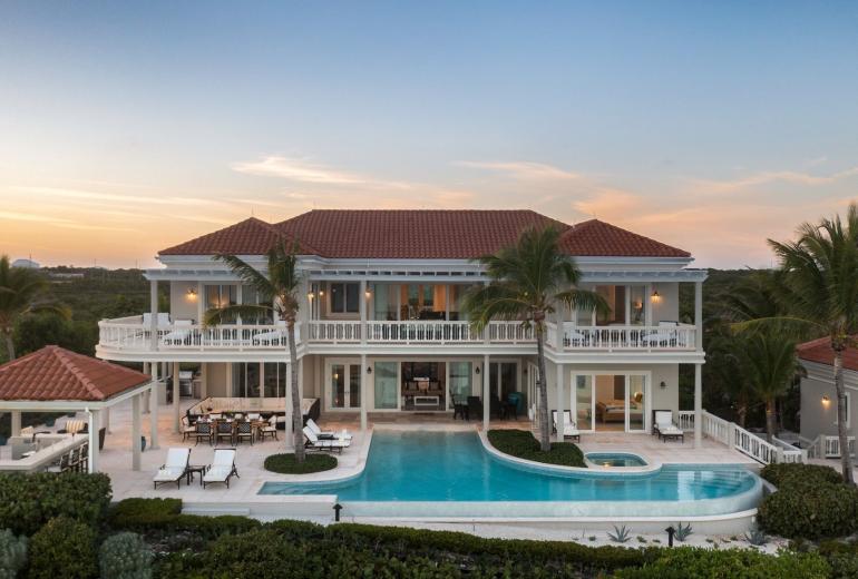 Tci012 – Villa com vista para o mar e piscina em Long Bay