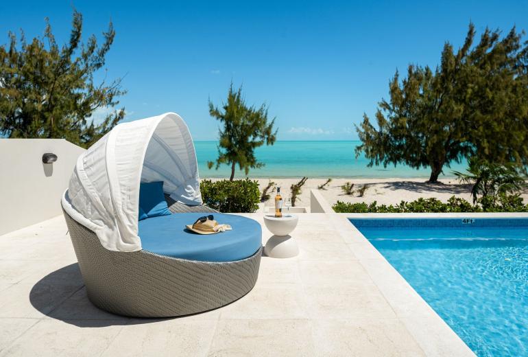 Tci015 – Oceanview villa with pool in Long Bay