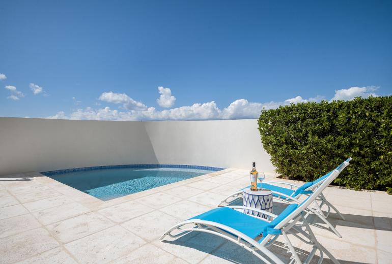Tci015 – Oceanview villa with pool in Long Bay