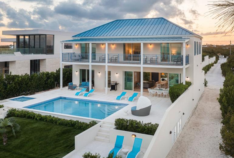 Tci015 – Oceanview villa with pool in Long Bay
