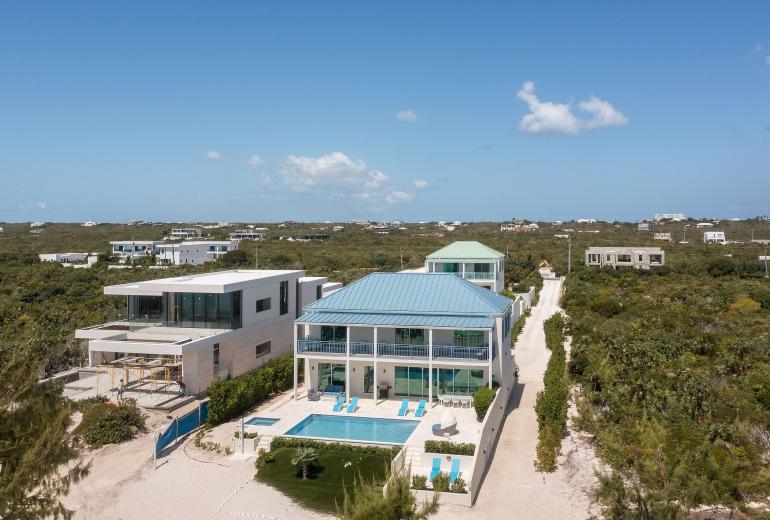 Tci015 – Oceanview villa with pool in Long Bay