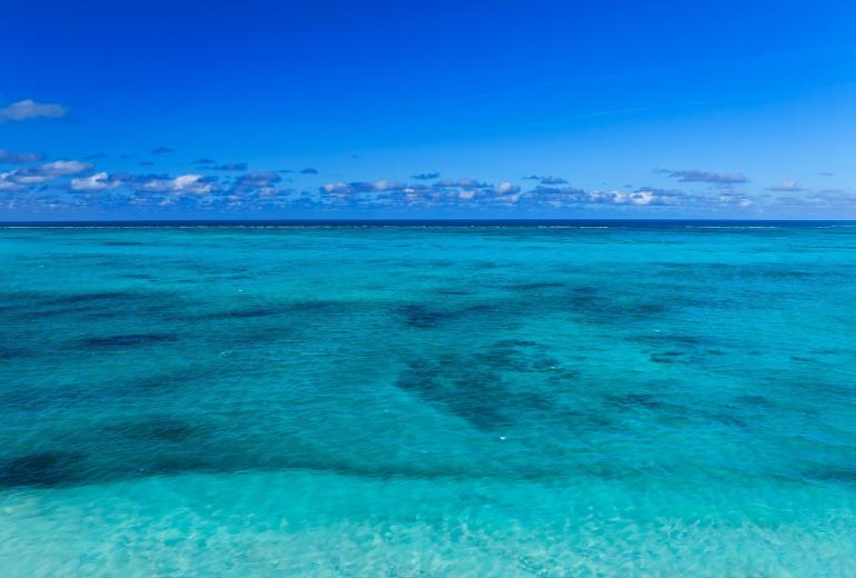 Tci018 – Luxury beachfront villa in Grace Bay