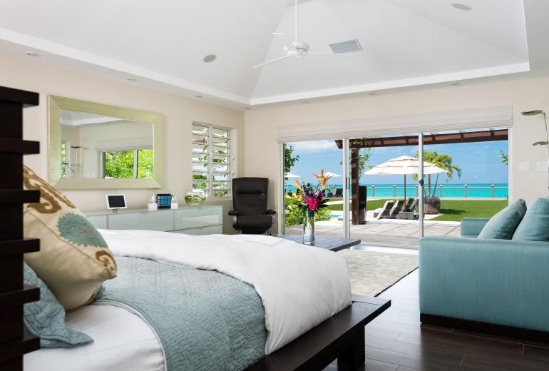 Tci020 – Beachside villa with pool in Grace Bay