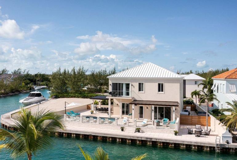 Tci021 – Waterfront villa near Leeward Marina
