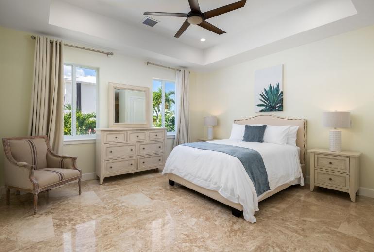 Tci021 – Waterfront villa near Leeward Marina