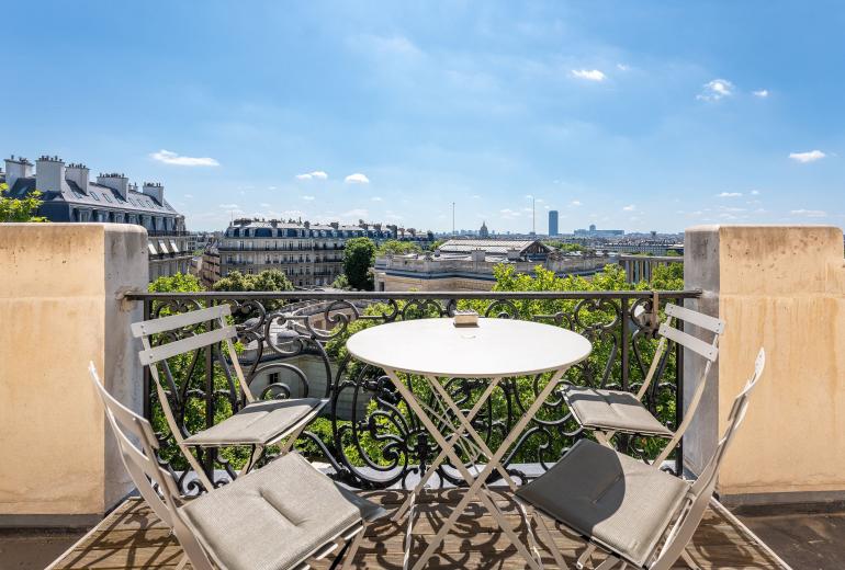 Par066 – Prestígio e Vistas Icônicas de Paris