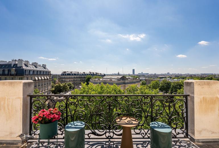Par066 – Prestige & Iconic Paris Views