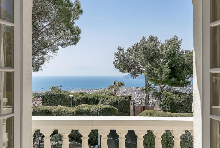 Azu076 - Villa Provençal com Vista para o Mar