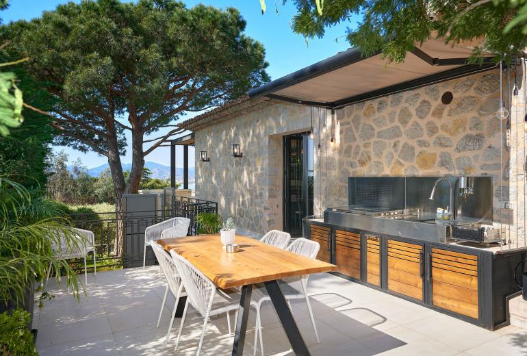 Azu073 - Elegant Stone Villa with Sea View