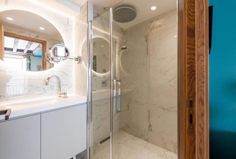 Par014 - Exceptional Penthouse in Saint-Germain