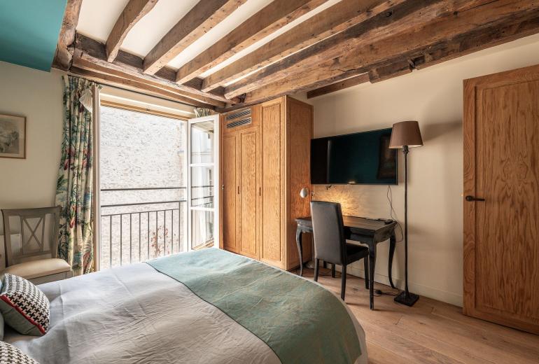 Par014 - Exceptional Penthouse in Saint-Germain