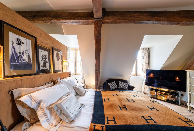 Par014 - Exceptional Penthouse in Saint-Germain