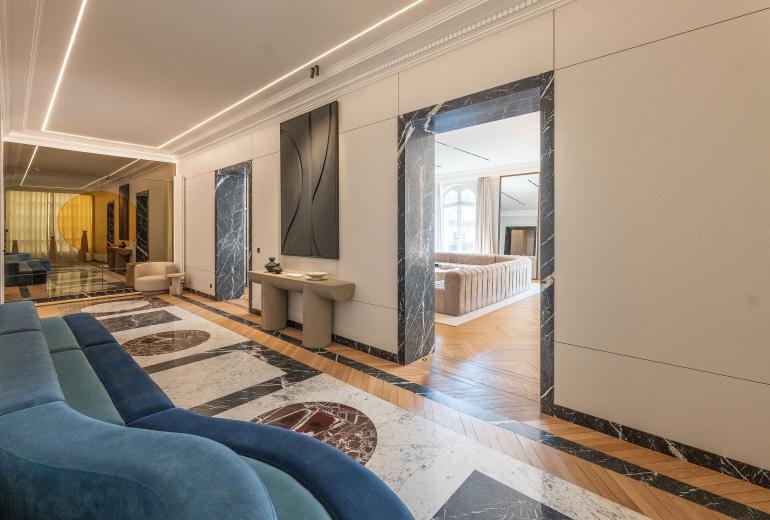 Par040 - Appartement Haussmannien à louer à Paris