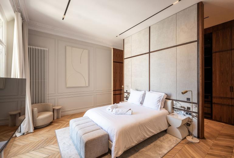 Par040 - Appartement Haussmannien à louer à Paris